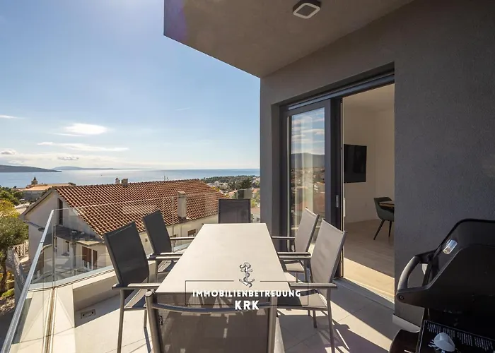 Penthouse Seaview Emilia