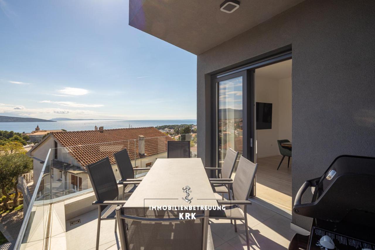 Penthouse Seaview Emilia *